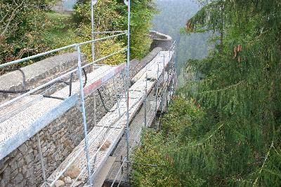 Die Mauer ist eingerstet - die Fugen wurden bereits vom Putz befreit