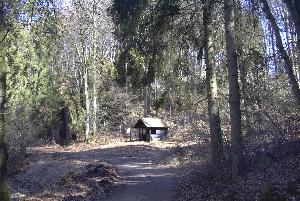 Schutzhütte gegenüber der Jungfernley